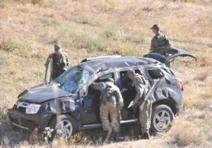 Kaza incelerken araç çarptı